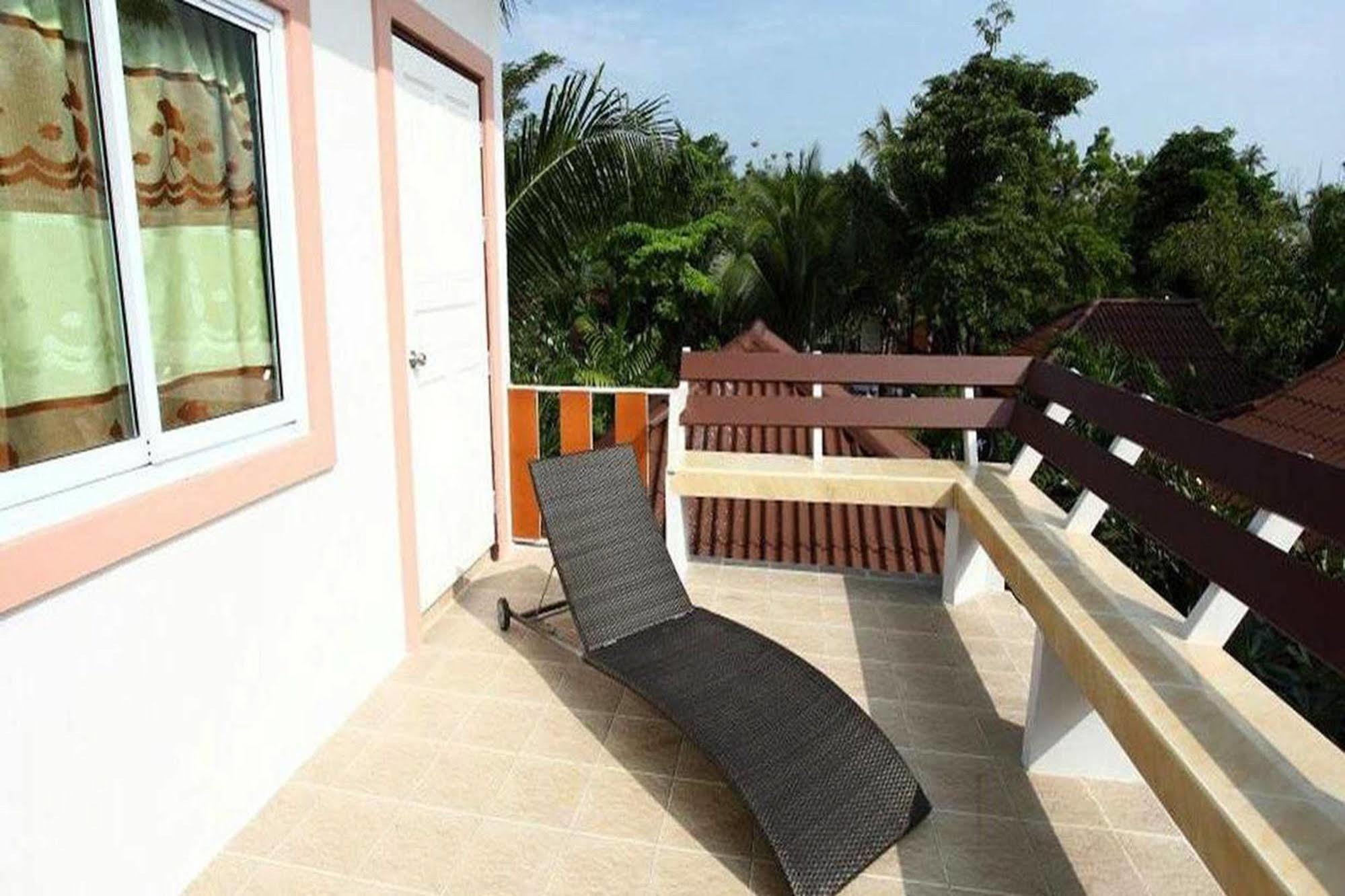 Just Chilling Home Ban Phang Phrao Eksteriør bilde